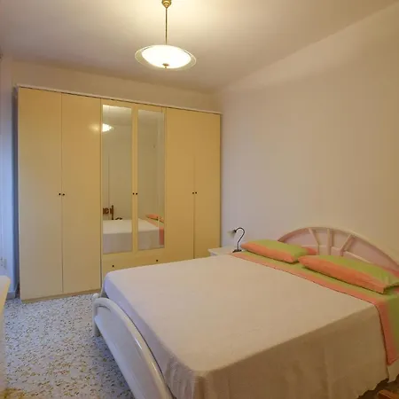 Beautiful In With 2 Bedrooms And Wifi 度假居