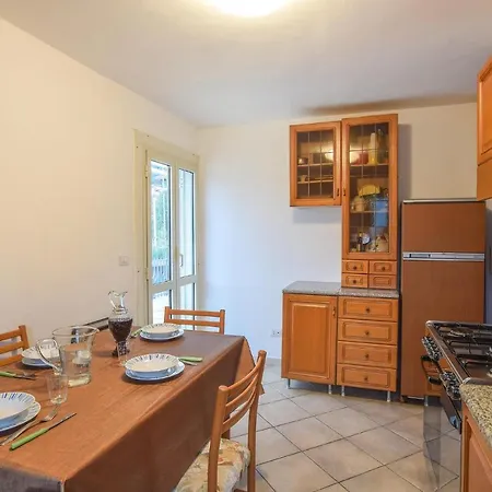Beautiful In With 2 Bedrooms And Wifi 度假居